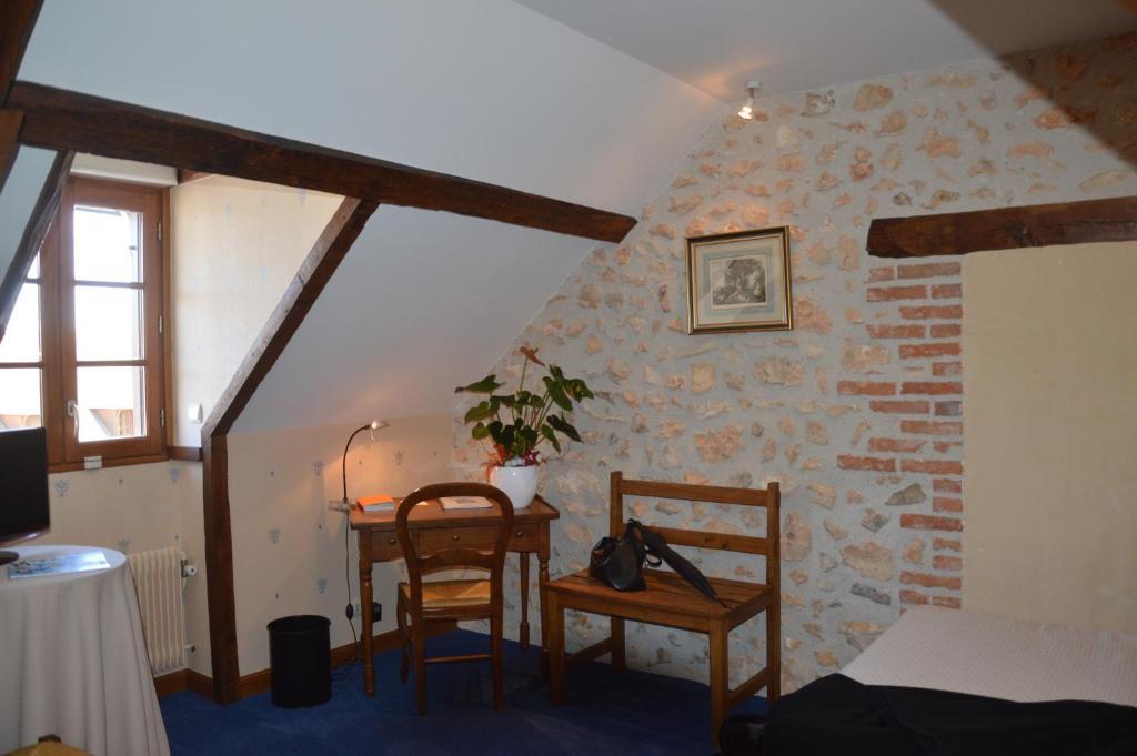 Hotel La Chaumiere Aubigny-sur-Nère Habitación foto